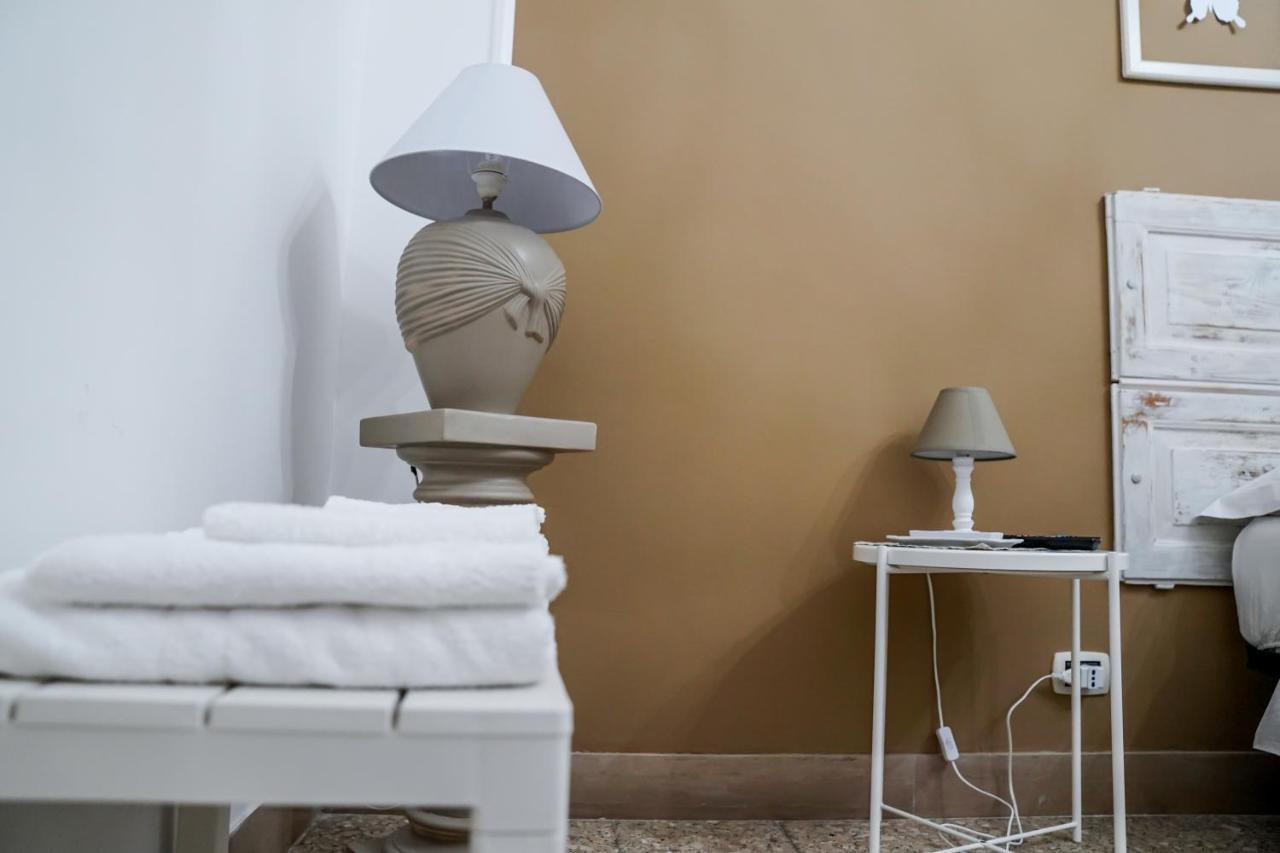 Il Mari Bed & Breakfast Taranto Bagian luar foto