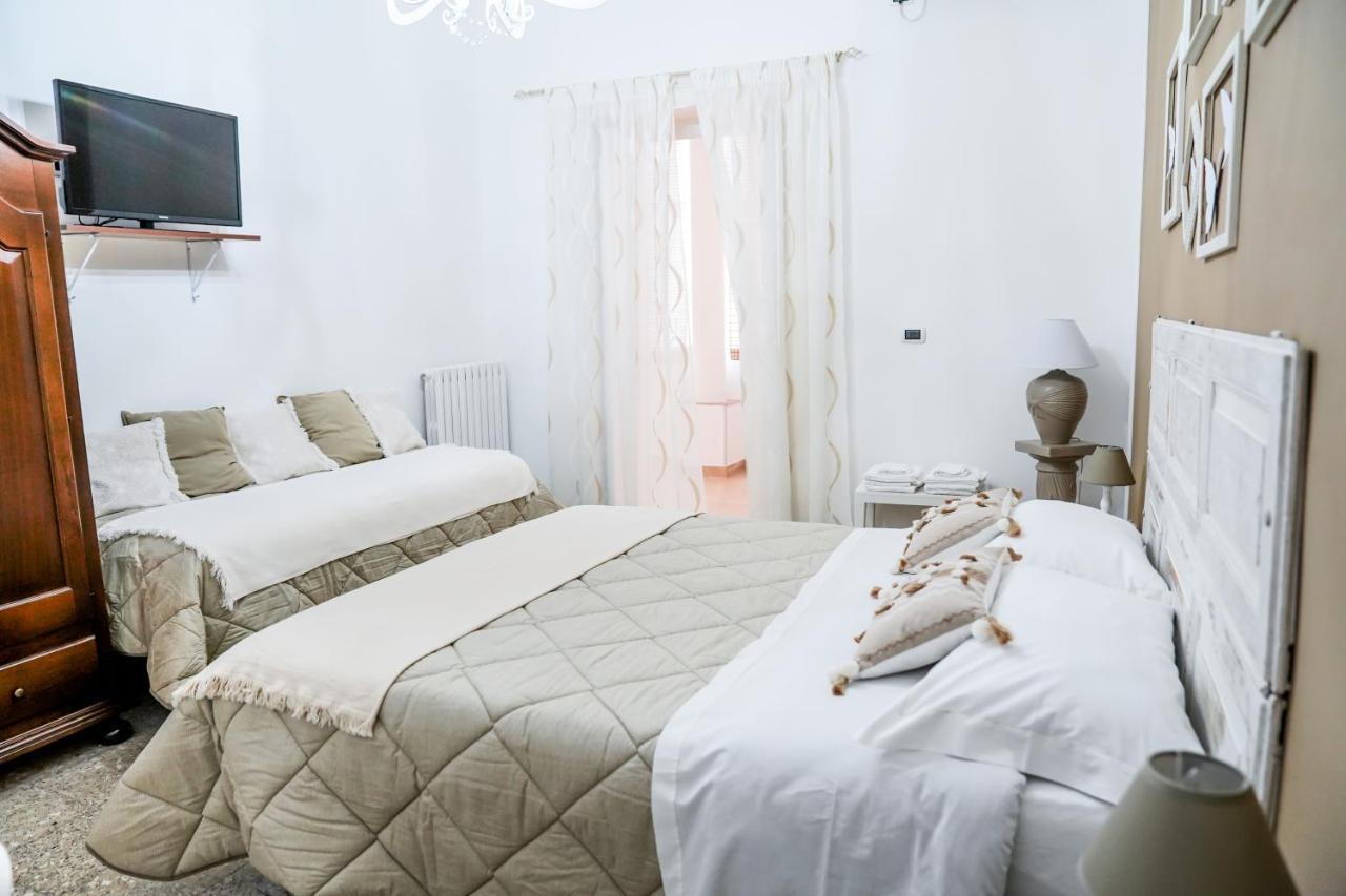 Il Mari Bed & Breakfast Taranto Bagian luar foto